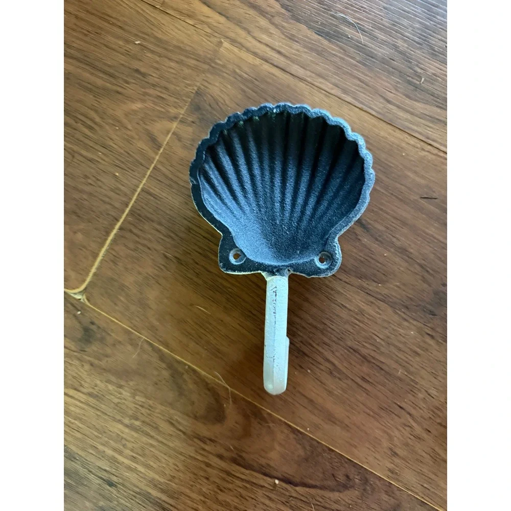 Vintage Cast Iron Seashell Wl Hook Distressed White Scallop‎ Coastal Beach Decor